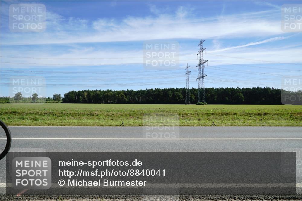07.09.2025 - 19. Norderstedt Triathlon Michael Burmester http://msf.ph/oto/8840041 07.09.2025 12:17:48 Radfahren 721, 732, 1369 meine-sportfotos.de