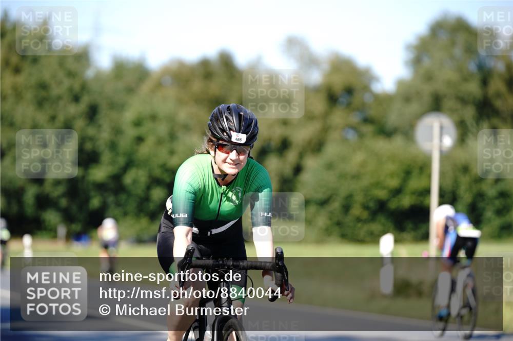 07.09.2025 - 19. Norderstedt Triathlon Michael Burmester http://msf.ph/oto/8840044 07.09.2025 14:51:12 Radfahren 466, 467 meine-sportfotos.de