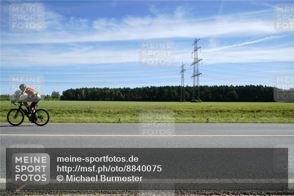 07.09.2025 - 19. Norderstedt Triathlon Michael Burmester http://msf.ph/oto/8840075 07.09.2025 12:18:02 Radfahren 164, 1242 meine-sportfotos.de