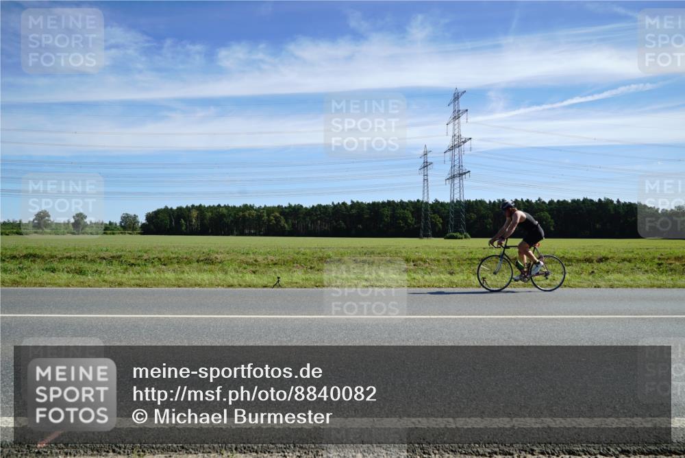07.09.2025 - 19. Norderstedt Triathlon Michael Burmester http://msf.ph/oto/8840082 07.09.2025 12:18:03 Radfahren  meine-sportfotos.de