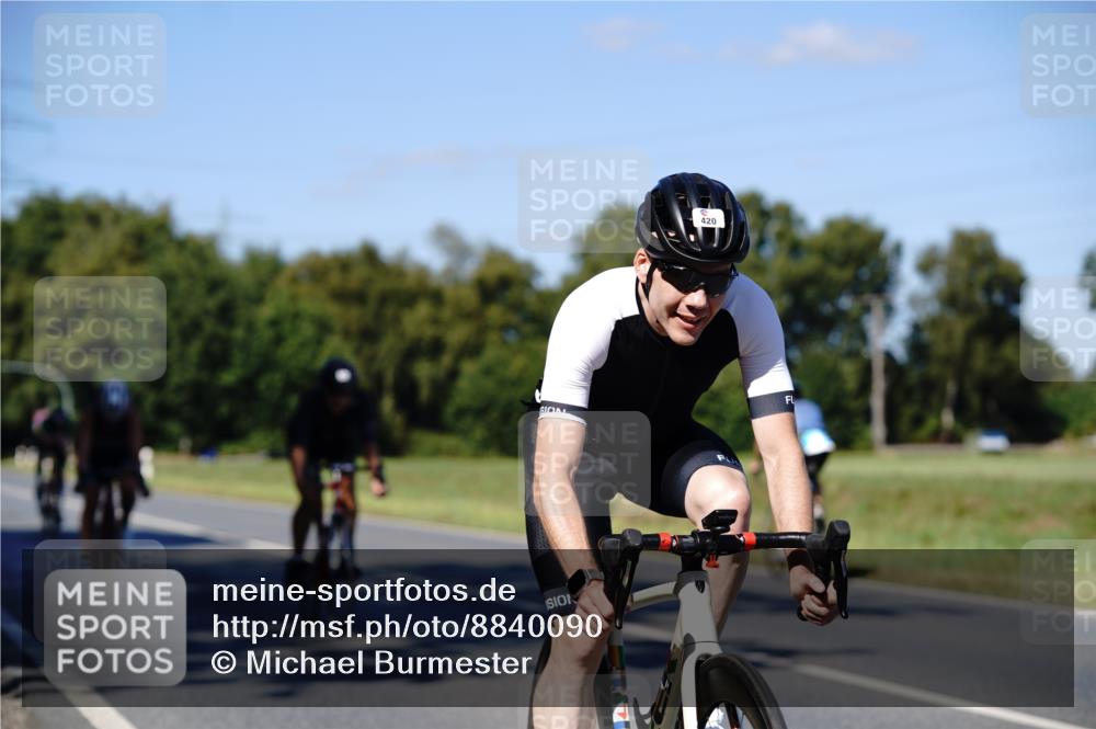 07.09.2025 - 19. Norderstedt Triathlon Michael Burmester http://msf.ph/oto/8840090 07.09.2025 14:52:27 Radfahren 364, 420, 428, 1434, 1486, 1502 meine-sportfotos.de