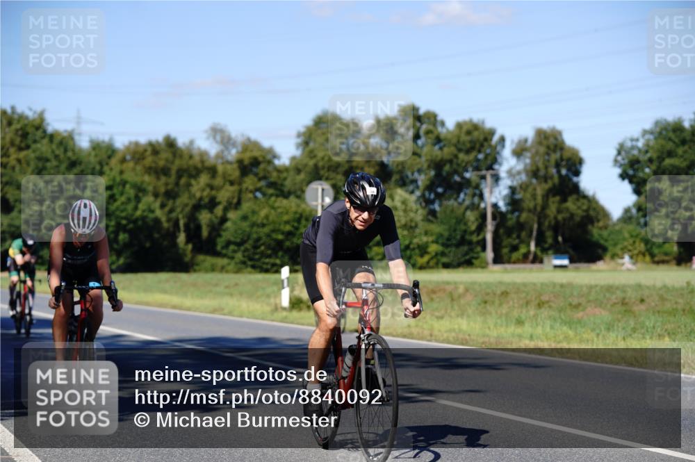 07.09.2025 - 19. Norderstedt Triathlon Michael Burmester http://msf.ph/oto/8840092 07.09.2025 14:52:27 Radfahren 364, 420, 428, 1434, 1486, 1502 meine-sportfotos.de