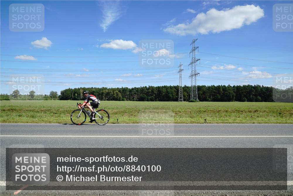 07.09.2025 - 19. Norderstedt Triathlon Michael Burmester http://msf.ph/oto/8840100 07.09.2025 14:26:15 Radfahren 1456 meine-sportfotos.de