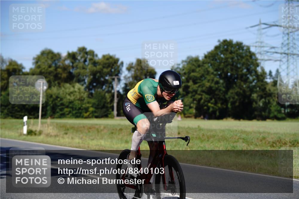 07.09.2025 - 19. Norderstedt Triathlon Michael Burmester http://msf.ph/oto/8840103 07.09.2025 14:52:29 Radfahren 364, 420, 428, 1486, 1502 meine-sportfotos.de
