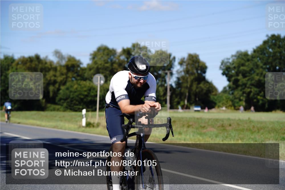 07.09.2025 - 19. Norderstedt Triathlon Michael Burmester http://msf.ph/oto/8840105 07.09.2025 14:52:30 Radfahren 364, 428, 1486, 1502 meine-sportfotos.de
