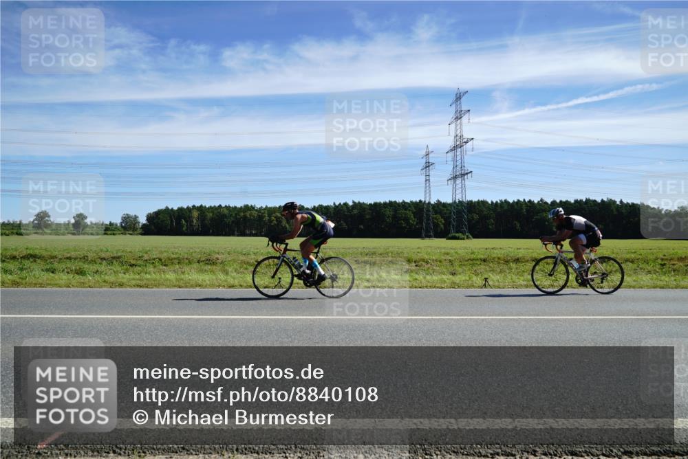 07.09.2025 - 19. Norderstedt Triathlon Michael Burmester http://msf.ph/oto/8840108 07.09.2025 12:18:10 Radfahren 227, 697 meine-sportfotos.de