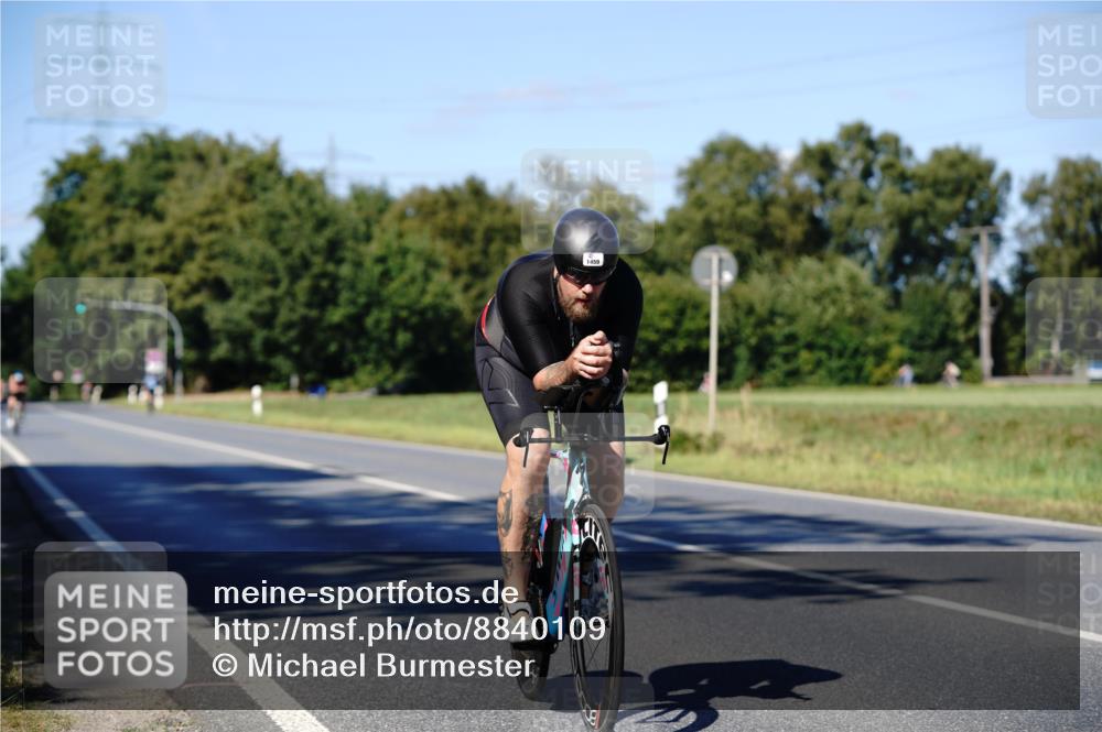 07.09.2025 - 19. Norderstedt Triathlon Michael Burmester http://msf.ph/oto/8840109 07.09.2025 14:52:38 Radfahren 1459 meine-sportfotos.de