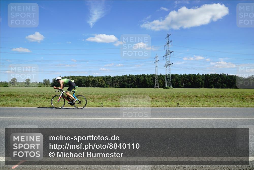 07.09.2025 - 19. Norderstedt Triathlon Michael Burmester http://msf.ph/oto/8840110 07.09.2025 14:26:20 Radfahren  meine-sportfotos.de