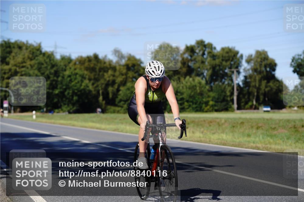 07.09.2025 - 19. Norderstedt Triathlon Michael Burmester http://msf.ph/oto/8840116 07.09.2025 14:52:47 Radfahren 453 meine-sportfotos.de