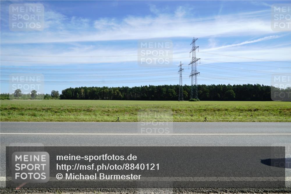 07.09.2025 - 19. Norderstedt Triathlon Michael Burmester http://msf.ph/oto/8840121 07.09.2025 12:18:12 Radfahren 227, 697, 1311 meine-sportfotos.de