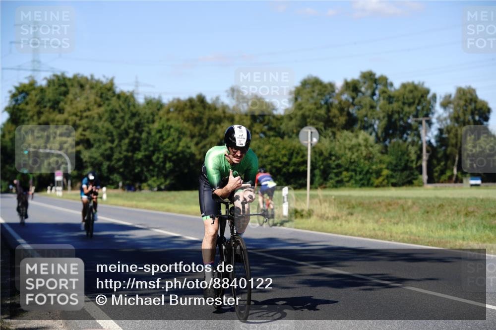 07.09.2025 - 19. Norderstedt Triathlon Michael Burmester http://msf.ph/oto/8840122 07.09.2025 14:52:58 Radfahren 444, 1466, 1488 meine-sportfotos.de