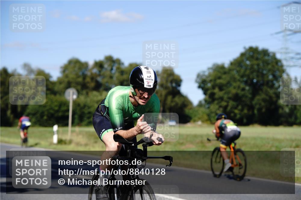 07.09.2025 - 19. Norderstedt Triathlon Michael Burmester http://msf.ph/oto/8840128 07.09.2025 14:52:58 Radfahren 444, 1466, 1488 meine-sportfotos.de