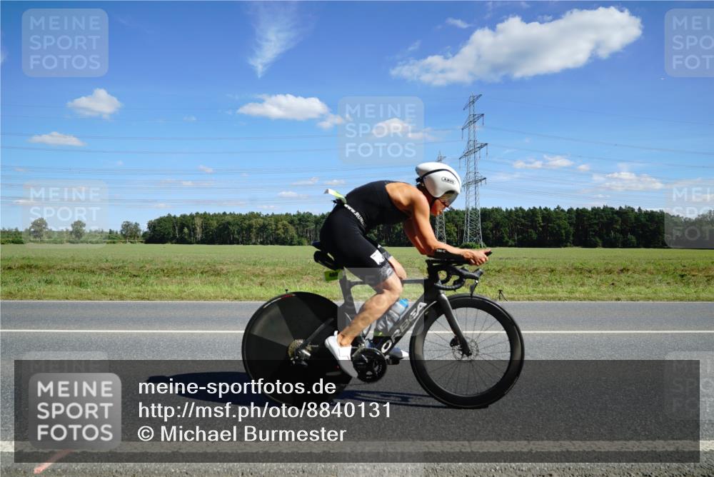 07.09.2025 - 19. Norderstedt Triathlon Michael Burmester http://msf.ph/oto/8840131 07.09.2025 14:26:26 Radfahren 469, 472, 475, 877 meine-sportfotos.de