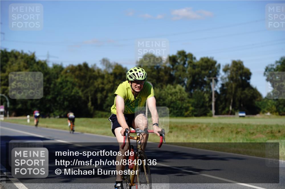 07.09.2025 - 19. Norderstedt Triathlon Michael Burmester http://msf.ph/oto/8840136 07.09.2025 14:53:01 Radfahren 444, 1466 meine-sportfotos.de