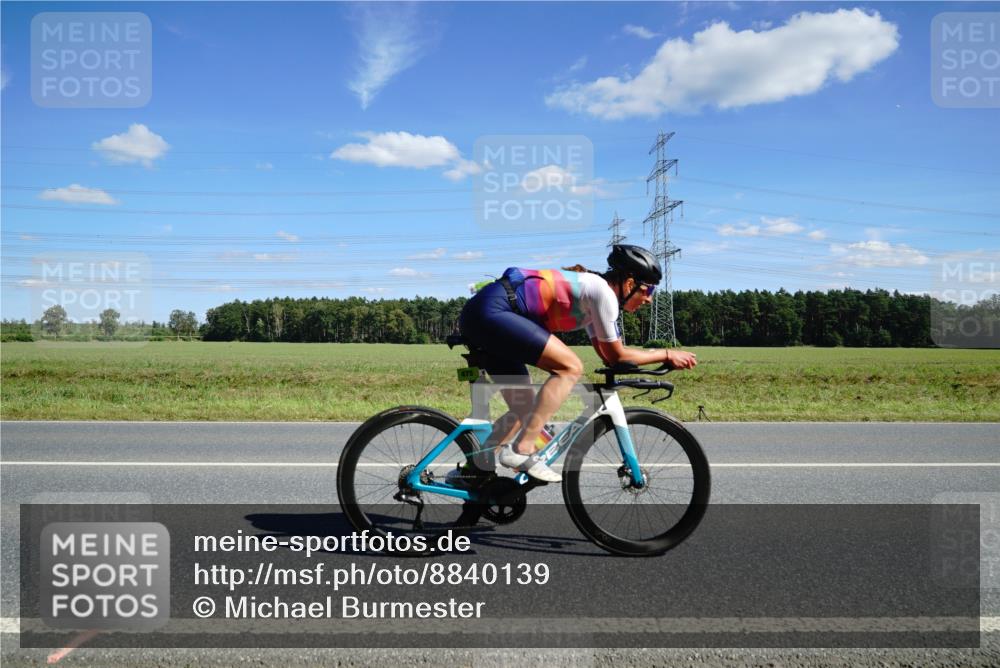 07.09.2025 - 19. Norderstedt Triathlon Michael Burmester http://msf.ph/oto/8840139 07.09.2025 14:26:28 Radfahren 469, 472, 475 meine-sportfotos.de