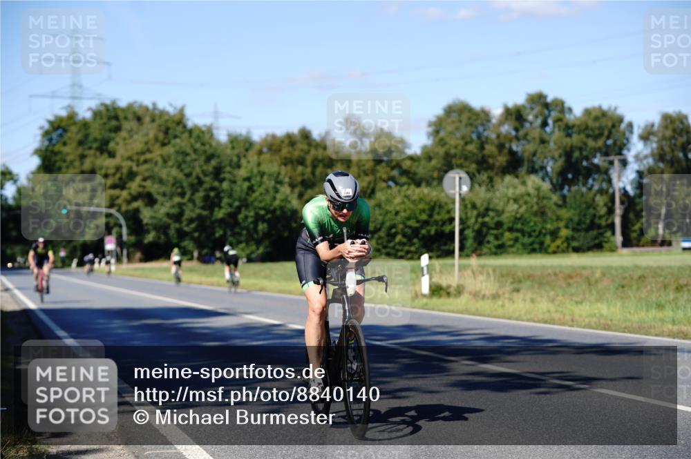 07.09.2025 - 19. Norderstedt Triathlon Michael Burmester http://msf.ph/oto/8840140 07.09.2025 14:53:17 Radfahren 1483, 1491 meine-sportfotos.de