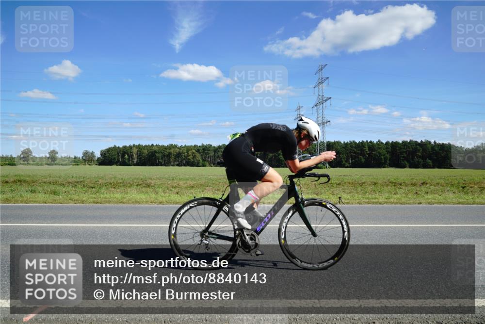 07.09.2025 - 19. Norderstedt Triathlon Michael Burmester http://msf.ph/oto/8840143 07.09.2025 14:26:29 Radfahren 469, 472, 475 meine-sportfotos.de