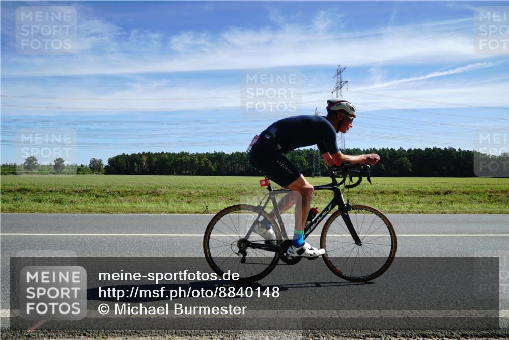 07.09.2025 - 19. Norderstedt Triathlon Michael Burmester http://msf.ph/oto/8840148 07.09.2025 12:18:28 Radfahren 226, 727, 1309 meine-sportfotos.de
