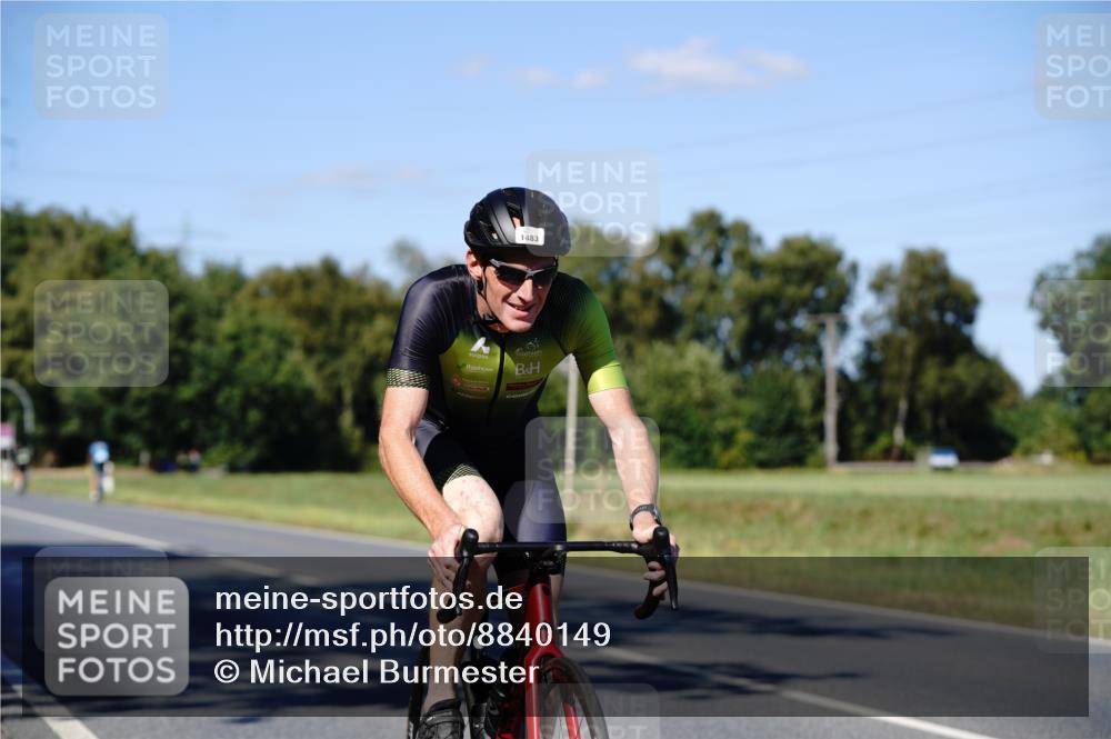 07.09.2025 - 19. Norderstedt Triathlon Michael Burmester http://msf.ph/oto/8840149 07.09.2025 14:53:21 Radfahren 1483 meine-sportfotos.de