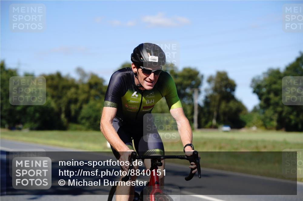 07.09.2025 - 19. Norderstedt Triathlon Michael Burmester http://msf.ph/oto/8840151 07.09.2025 14:53:21 Radfahren 1483 meine-sportfotos.de