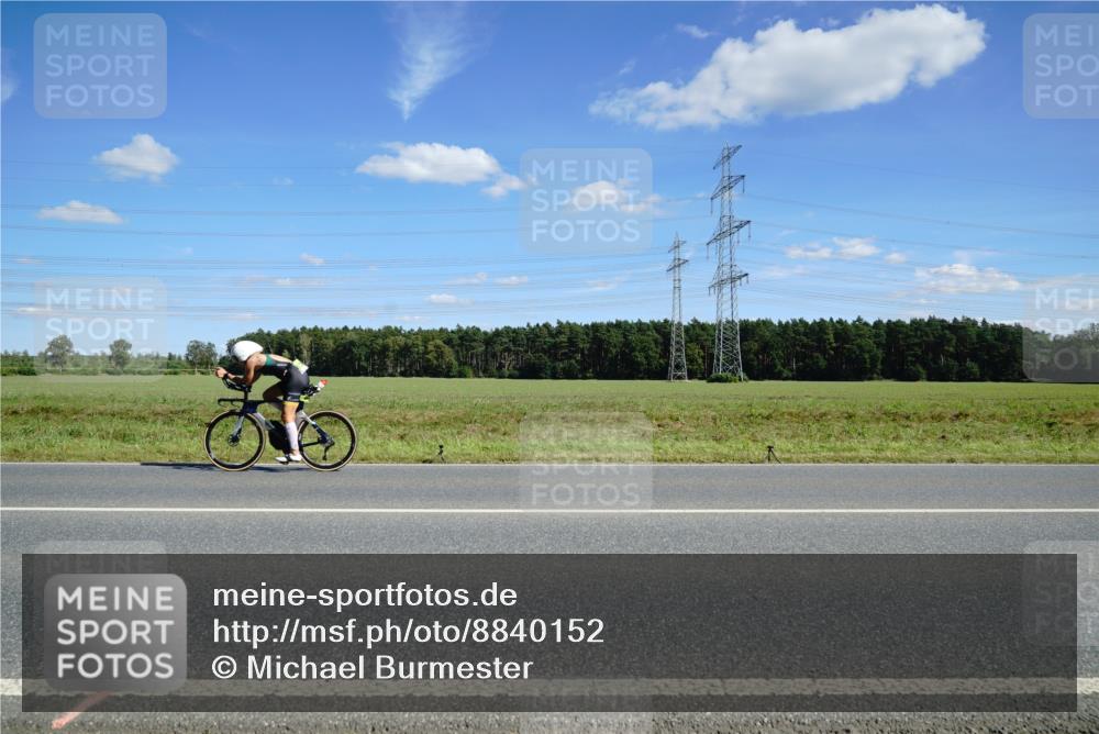 07.09.2025 - 19. Norderstedt Triathlon Michael Burmester http://msf.ph/oto/8840152 07.09.2025 14:26:36 Radfahren  meine-sportfotos.de