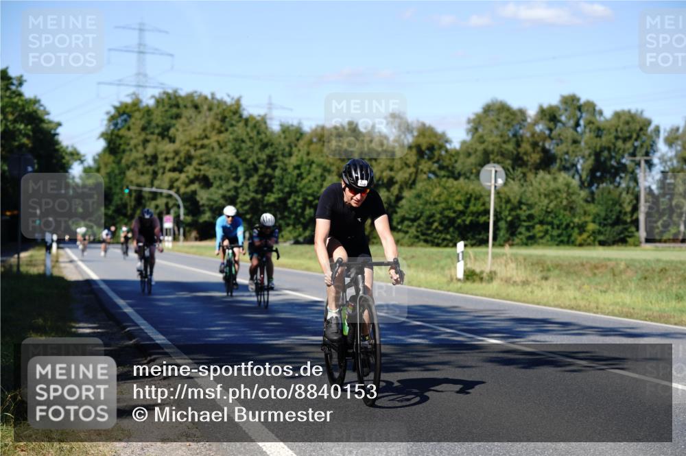 07.09.2025 - 19. Norderstedt Triathlon Michael Burmester http://msf.ph/oto/8840153 07.09.2025 14:53:44 Radfahren 373, 917, 1416, 1462 meine-sportfotos.de