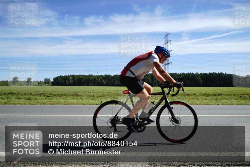 07.09.2025 - 19. Norderstedt Triathlon Michael Burmester http://msf.ph/oto/8840154 07.09.2025 12:18:31 Radfahren 195, 226, 1309 meine-sportfotos.de