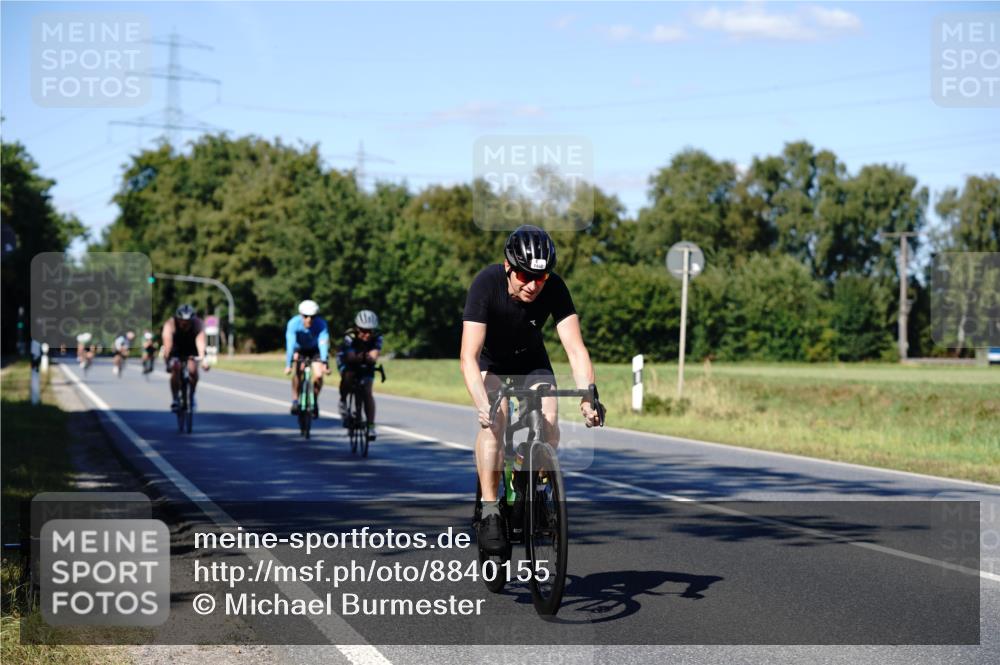 07.09.2025 - 19. Norderstedt Triathlon Michael Burmester http://msf.ph/oto/8840155 07.09.2025 14:53:44 Radfahren 373, 917, 1416, 1462 meine-sportfotos.de