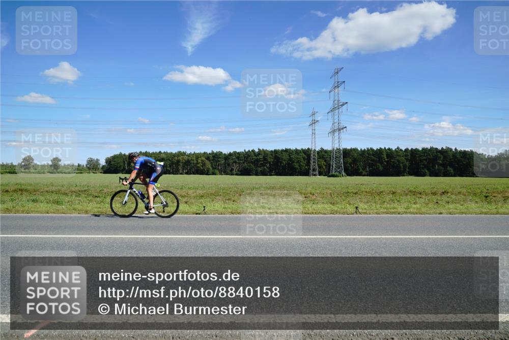 07.09.2025 - 19. Norderstedt Triathlon Michael Burmester http://msf.ph/oto/8840158 07.09.2025 14:26:40 Radfahren 1001 meine-sportfotos.de