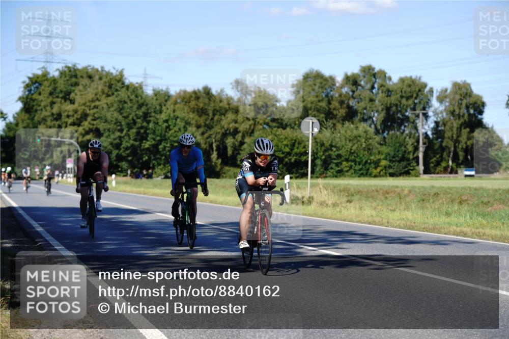 07.09.2025 - 19. Norderstedt Triathlon Michael Burmester http://msf.ph/oto/8840162 07.09.2025 14:53:45 Radfahren 373, 917, 1416, 1462 meine-sportfotos.de