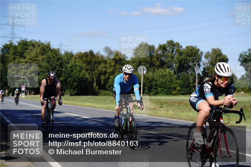 07.09.2025 - 19. Norderstedt Triathlon Michael Burmester http://msf.ph/oto/8840163 07.09.2025 14:53:46 Radfahren 373, 917, 1416, 1462, 1505 meine-sportfotos.de