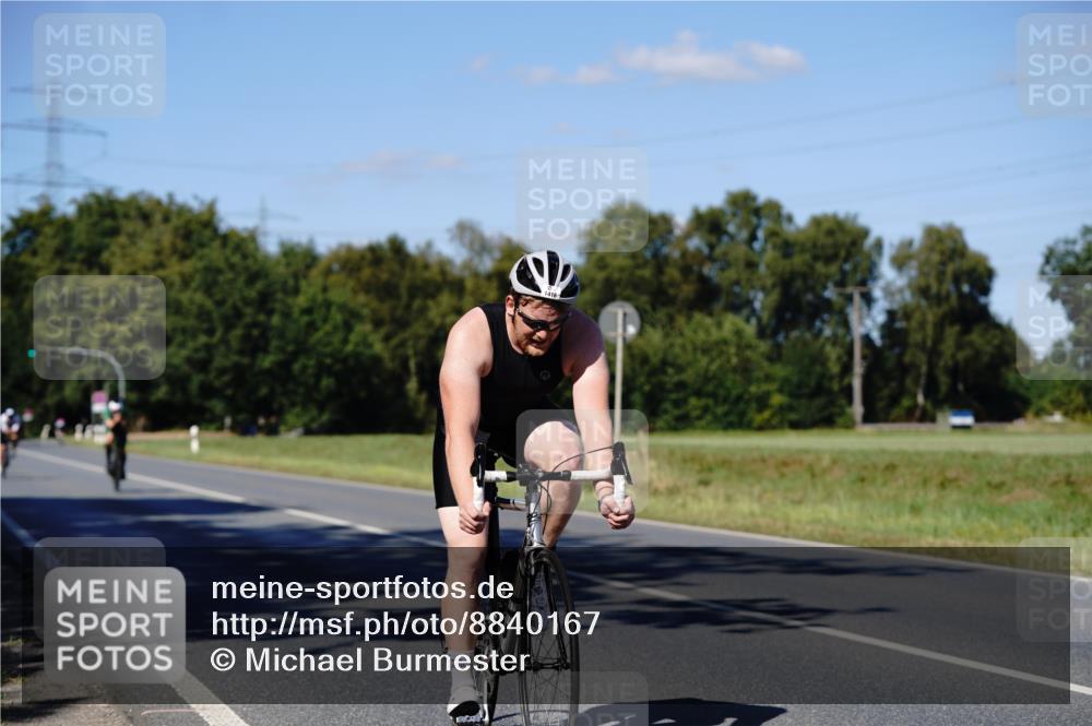 07.09.2025 - 19. Norderstedt Triathlon Michael Burmester http://msf.ph/oto/8840167 07.09.2025 14:53:47 Radfahren 373, 917, 1416, 1462, 1505 meine-sportfotos.de