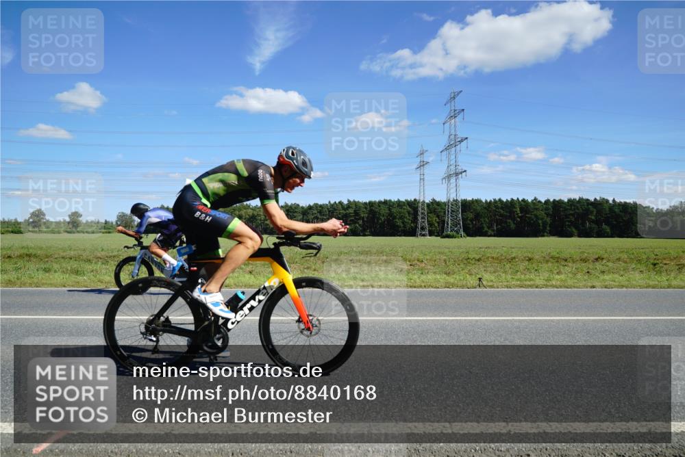 07.09.2025 - 19. Norderstedt Triathlon Michael Burmester http://msf.ph/oto/8840168 07.09.2025 14:26:46 Radfahren 900, 1042 meine-sportfotos.de