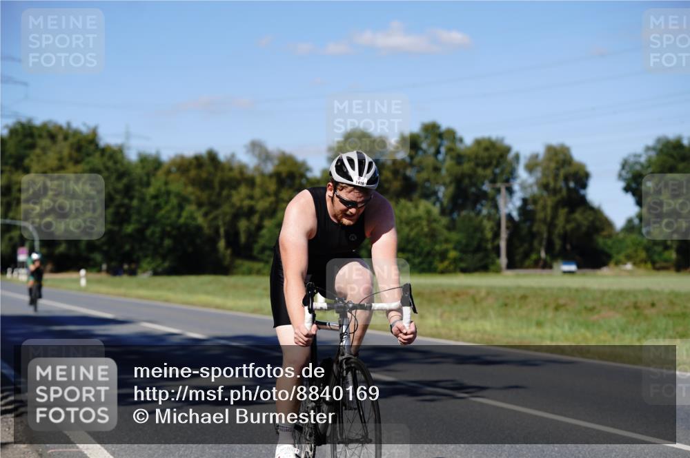 07.09.2025 - 19. Norderstedt Triathlon Michael Burmester http://msf.ph/oto/8840169 07.09.2025 14:53:47 Radfahren 373, 917, 1416, 1462, 1505 meine-sportfotos.de