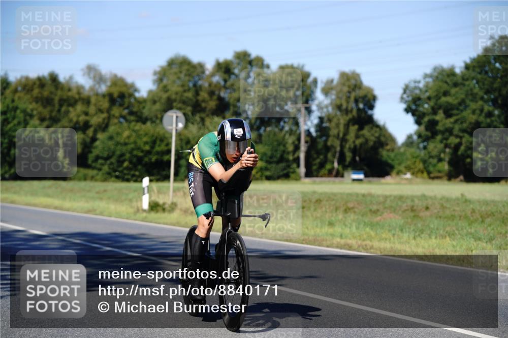 07.09.2025 - 19. Norderstedt Triathlon Michael Burmester http://msf.ph/oto/8840171 07.09.2025 14:53:49 Radfahren 373, 448, 1416, 1493, 1505 meine-sportfotos.de