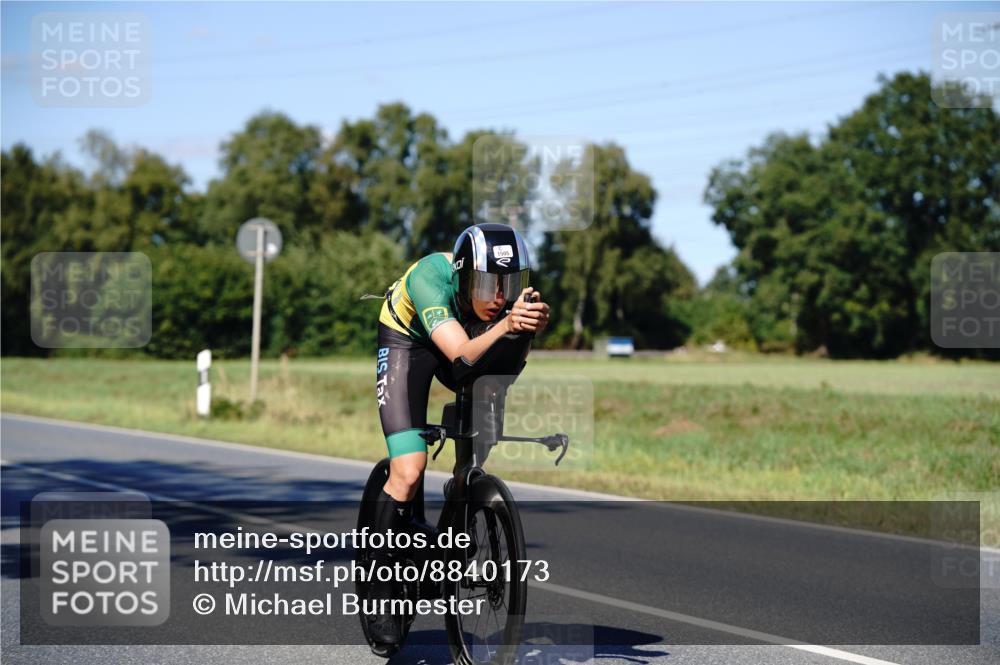 07.09.2025 - 19. Norderstedt Triathlon Michael Burmester http://msf.ph/oto/8840173 07.09.2025 14:53:49 Radfahren 373, 448, 1416, 1493, 1505 meine-sportfotos.de