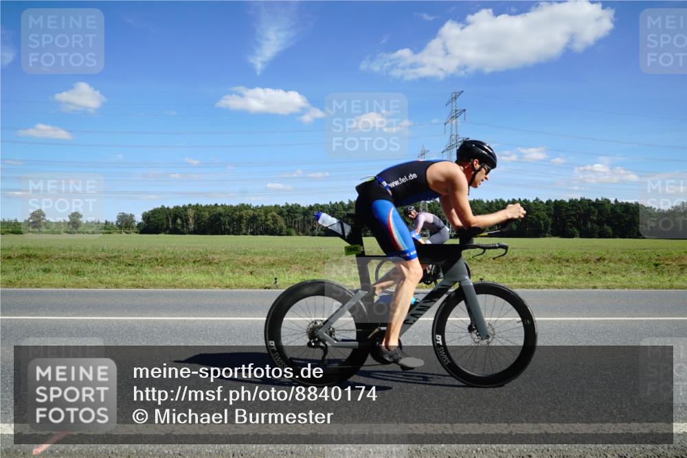 07.09.2025 - 19. Norderstedt Triathlon Michael Burmester http://msf.ph/oto/8840174 07.09.2025 14:26:47 Radfahren 476, 900, 1042 meine-sportfotos.de