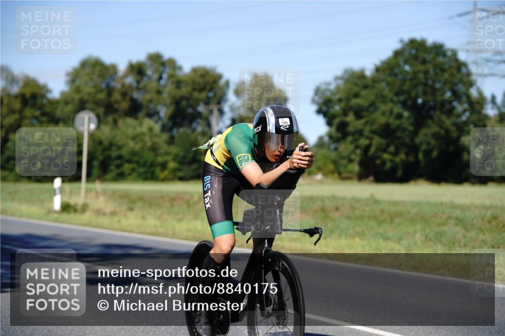 07.09.2025 - 19. Norderstedt Triathlon Michael Burmester http://msf.ph/oto/8840175 07.09.2025 14:53:50 Radfahren 448, 1493, 1505 meine-sportfotos.de