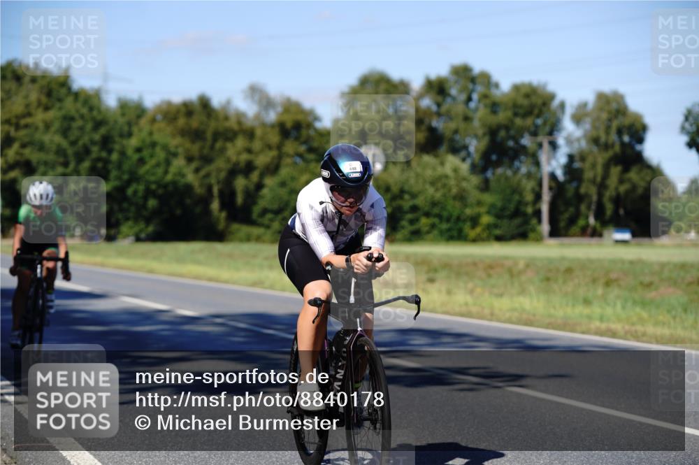 07.09.2025 - 19. Norderstedt Triathlon Michael Burmester http://msf.ph/oto/8840178 07.09.2025 14:53:51 Radfahren 448, 1493, 1505 meine-sportfotos.de
