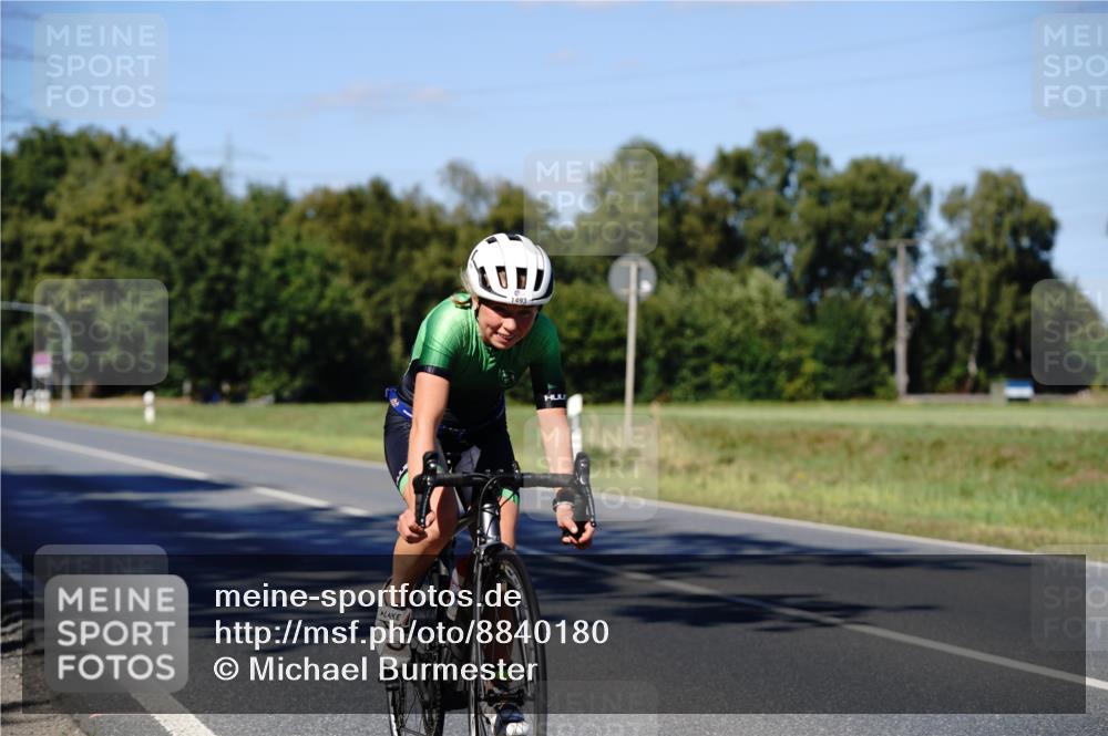 07.09.2025 - 19. Norderstedt Triathlon Michael Burmester http://msf.ph/oto/8840180 07.09.2025 14:53:52 Radfahren 448, 1000, 1493, 1505 meine-sportfotos.de