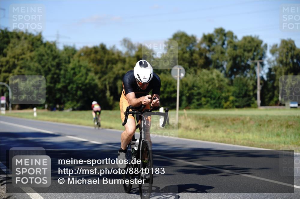 07.09.2025 - 19. Norderstedt Triathlon Michael Burmester http://msf.ph/oto/8840183 07.09.2025 14:53:55 Radfahren 1000, 1493 meine-sportfotos.de