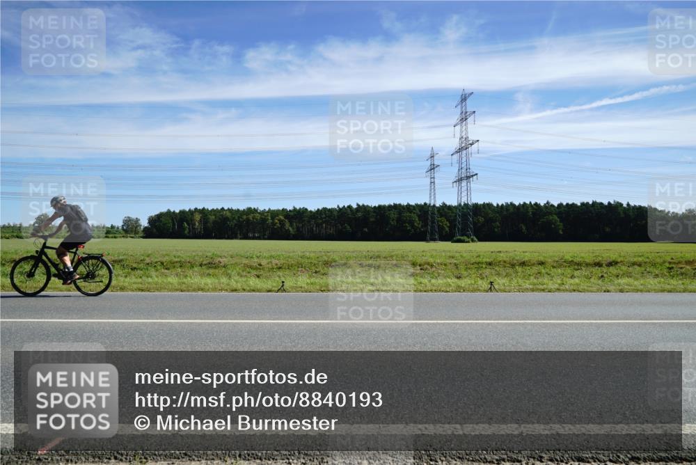 07.09.2025 - 19. Norderstedt Triathlon Michael Burmester http://msf.ph/oto/8840193 07.09.2025 12:18:53 Radfahren 838 meine-sportfotos.de