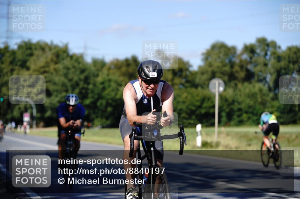 07.09.2025 - 19. Norderstedt Triathlon Michael Burmester http://msf.ph/oto/8840197 07.09.2025 14:54:23 Radfahren 963, 1012 meine-sportfotos.de