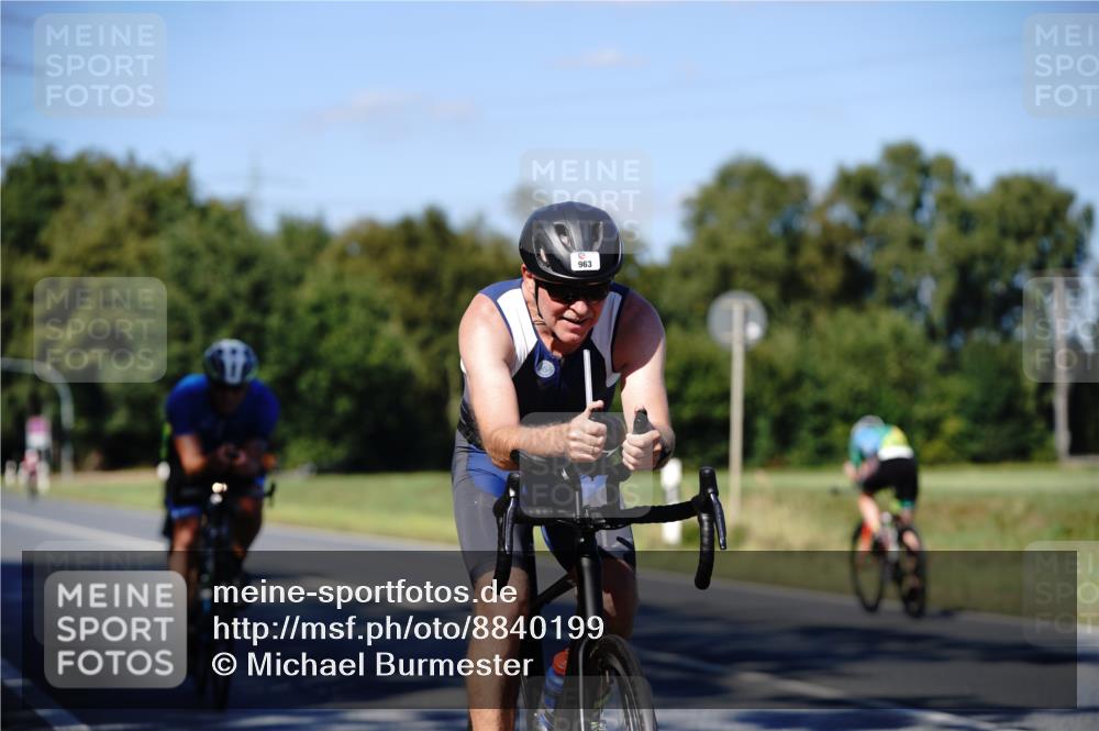 07.09.2025 - 19. Norderstedt Triathlon Michael Burmester http://msf.ph/oto/8840199 07.09.2025 14:54:23 Radfahren 963, 1012 meine-sportfotos.de