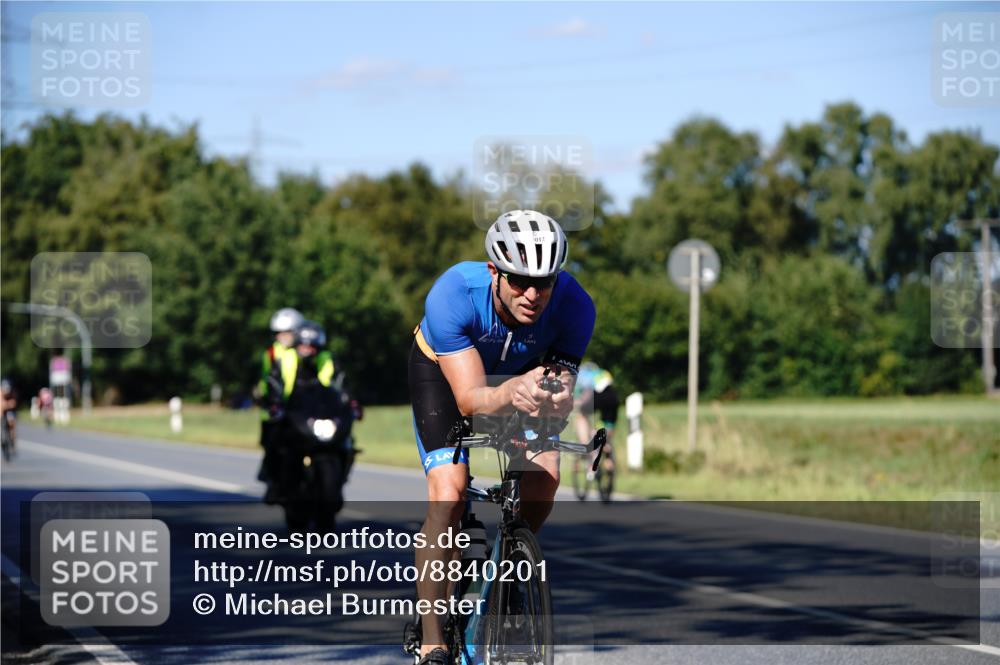 07.09.2025 - 19. Norderstedt Triathlon Michael Burmester http://msf.ph/oto/8840201 07.09.2025 14:54:24 Radfahren 411, 963, 1012 meine-sportfotos.de