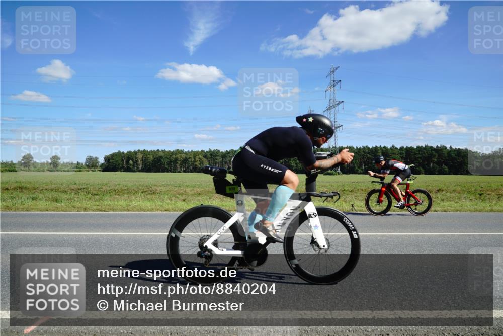07.09.2025 - 19. Norderstedt Triathlon Michael Burmester http://msf.ph/oto/8840204 07.09.2025 14:26:54 Radfahren 972 meine-sportfotos.de