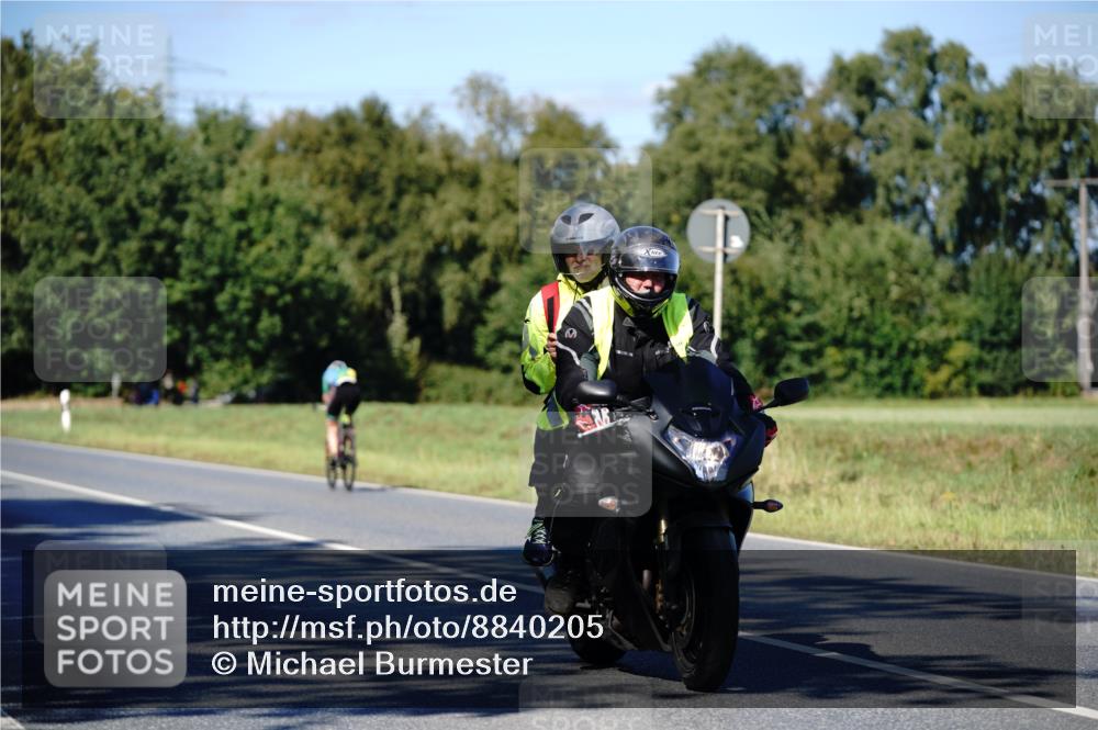 07.09.2025 - 19. Norderstedt Triathlon Michael Burmester http://msf.ph/oto/8840205 07.09.2025 14:54:25 Radfahren 411, 452, 963, 1012 meine-sportfotos.de