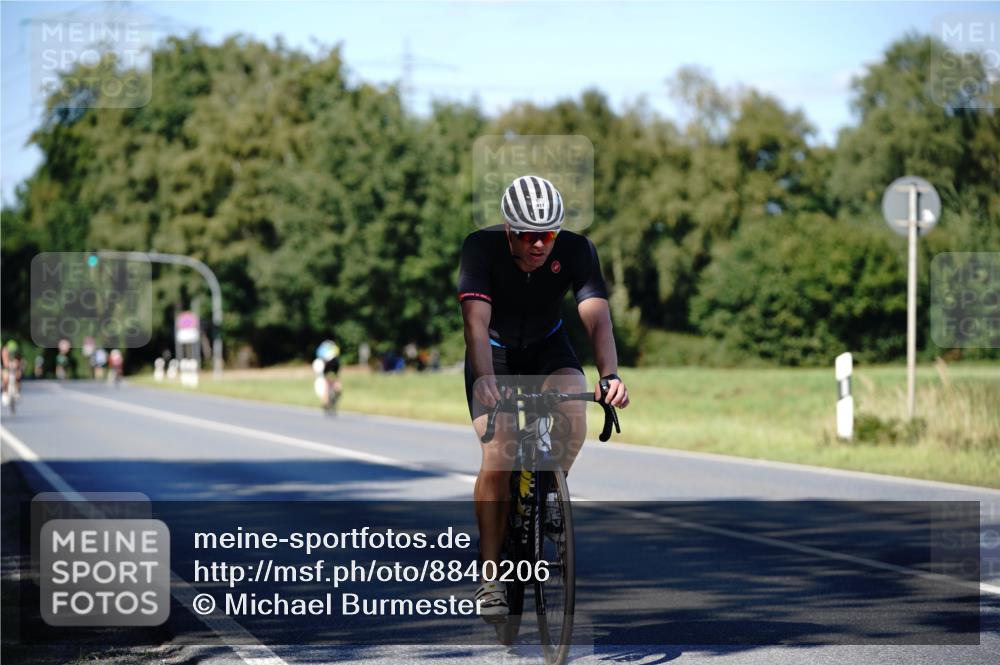 07.09.2025 - 19. Norderstedt Triathlon Michael Burmester http://msf.ph/oto/8840206 07.09.2025 14:54:27 Radfahren 411, 452 meine-sportfotos.de