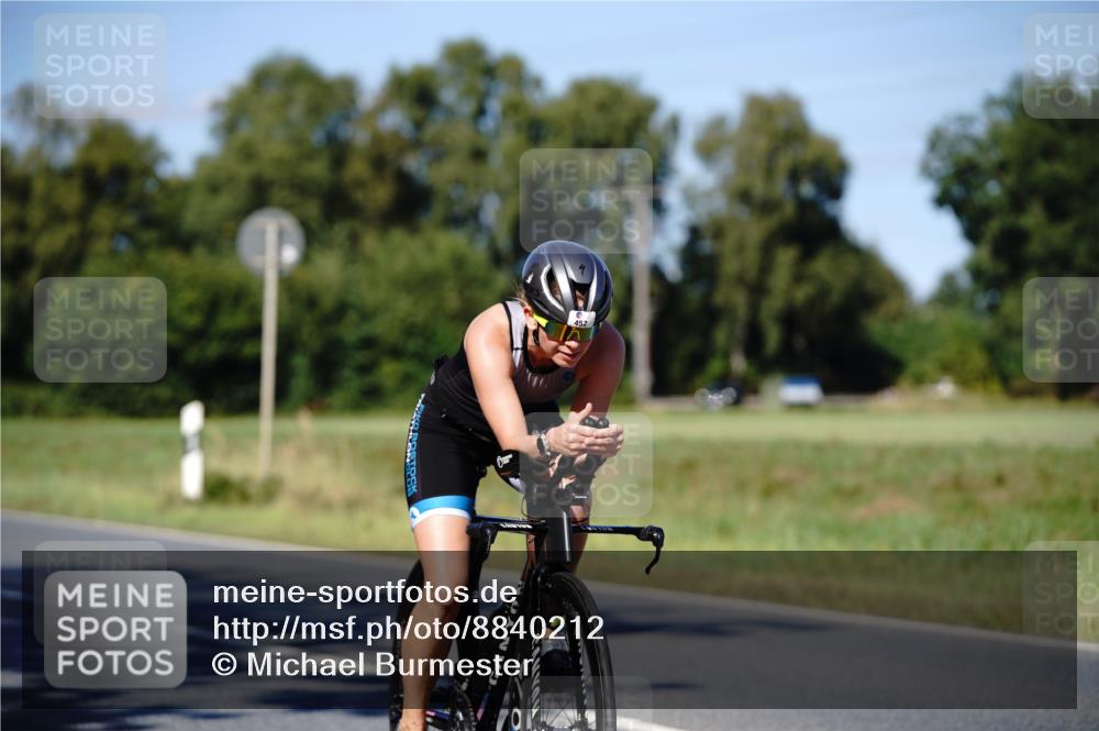 07.09.2025 - 19. Norderstedt Triathlon Michael Burmester http://msf.ph/oto/8840212 07.09.2025 14:54:28 Radfahren 411, 452 meine-sportfotos.de