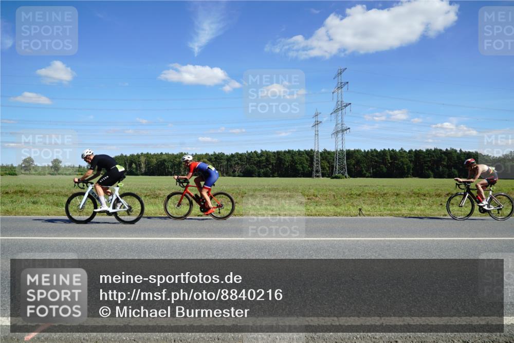 07.09.2025 - 19. Norderstedt Triathlon Michael Burmester http://msf.ph/oto/8840216 07.09.2025 14:26:56 Radfahren 450, 972 meine-sportfotos.de